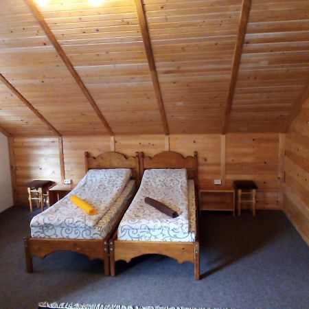 Guest House Mansarda Yaremche Ngoại thất bức ảnh