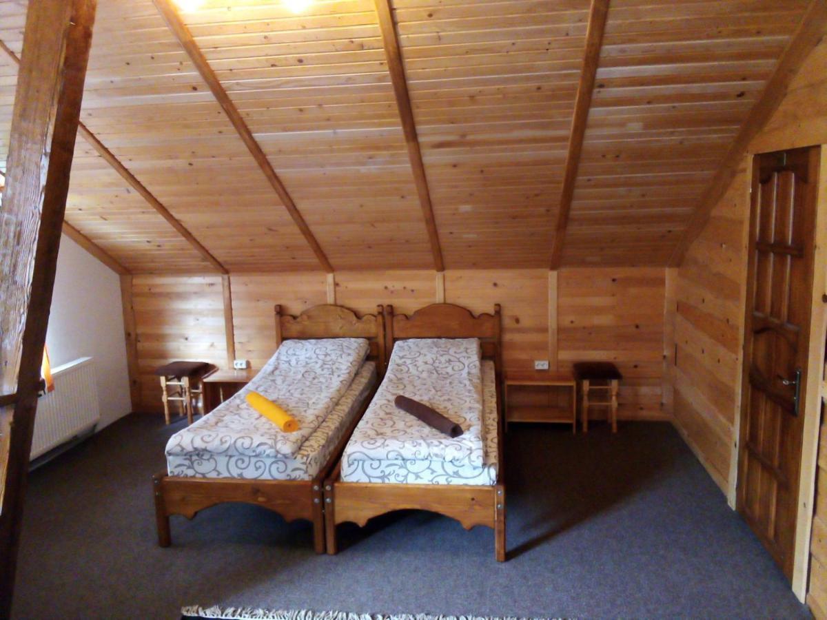 Guest House Mansarda Yaremche Ngoại thất bức ảnh