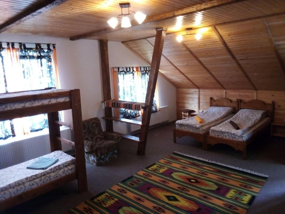 Guest House Mansarda Yaremche Ngoại thất bức ảnh
