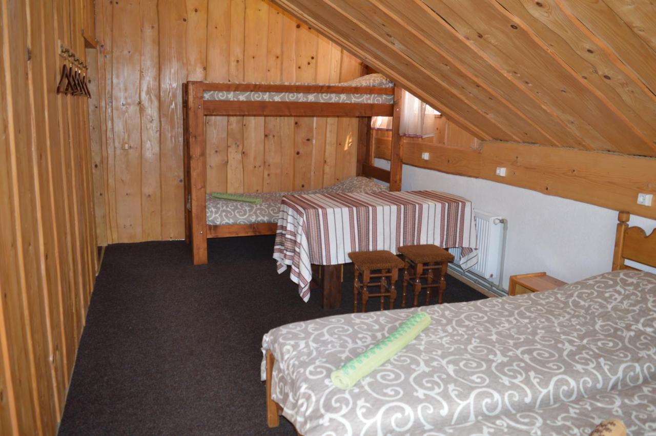 Guest House Mansarda Yaremche Ngoại thất bức ảnh