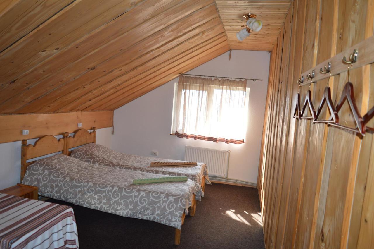 Guest House Mansarda Yaremche Ngoại thất bức ảnh